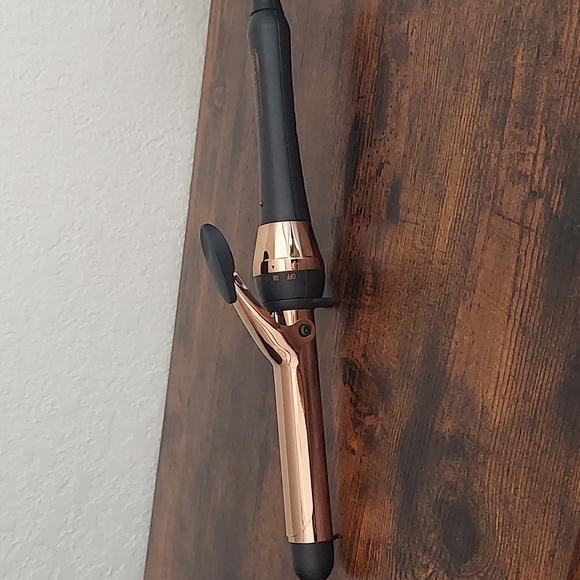 Conair Other - Infiniti Pro Conair Curling Iron